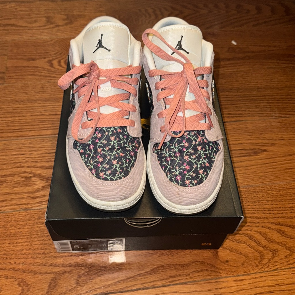 Air Jordan 1 Low
